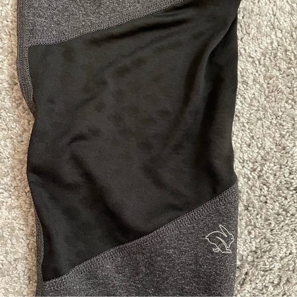Rabbit Women's Size SM Activewear Running Gray Zip Ankle 26 x 25 Leggings - Picture 12 of 13